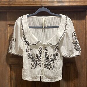 Anthropologie Soft White Embroidered Women's Bkouse
